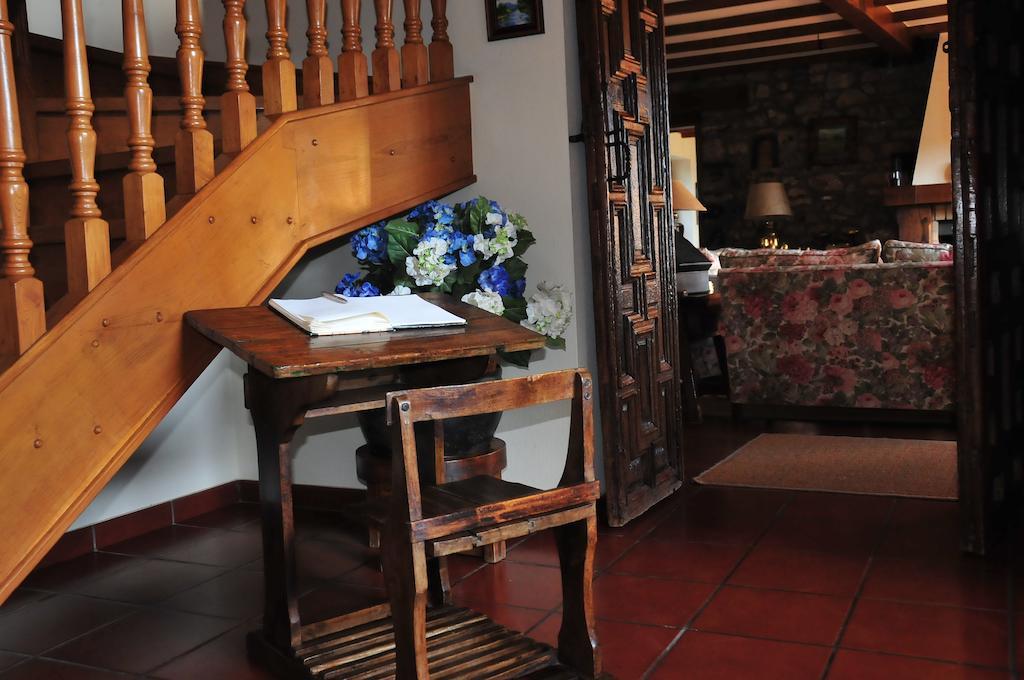 Casa Rural Llugaron I Guest House Miravalles ภายนอก รูปภาพ