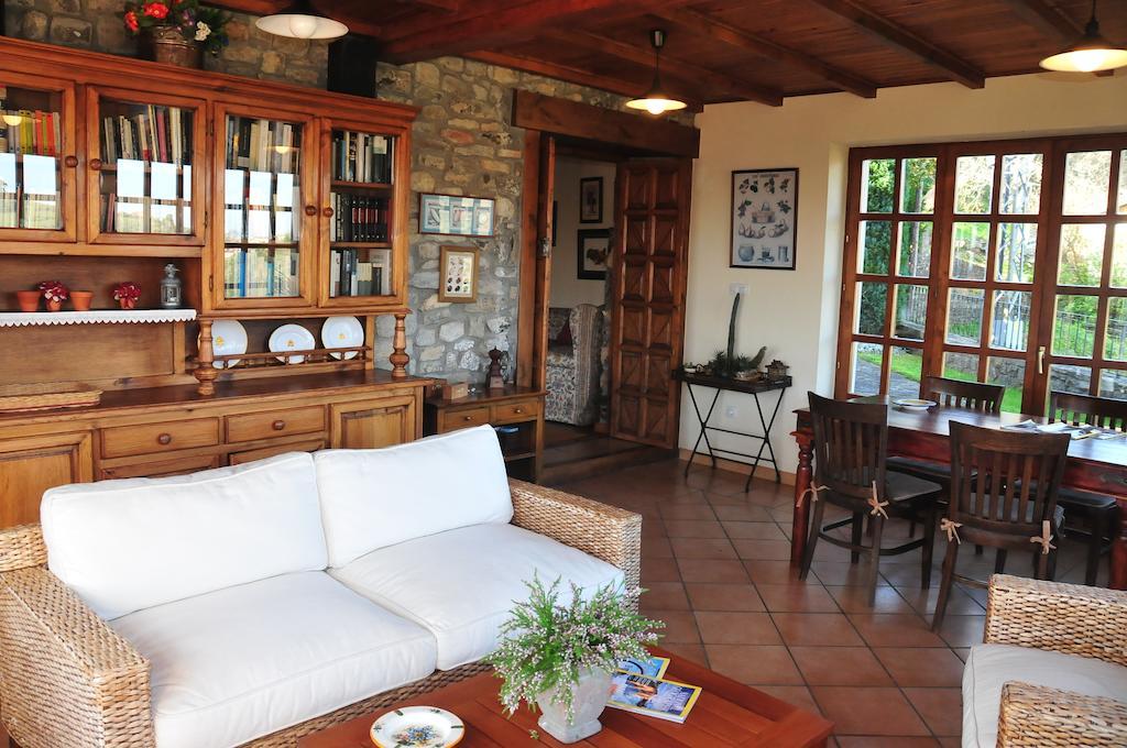 Casa Rural Llugaron I Guest House Miravalles ภายนอก รูปภาพ